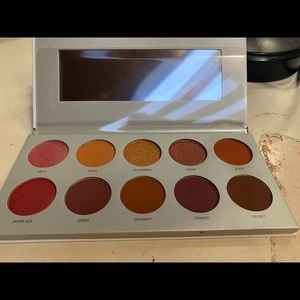 Jaclyn hill ring the alarm palette